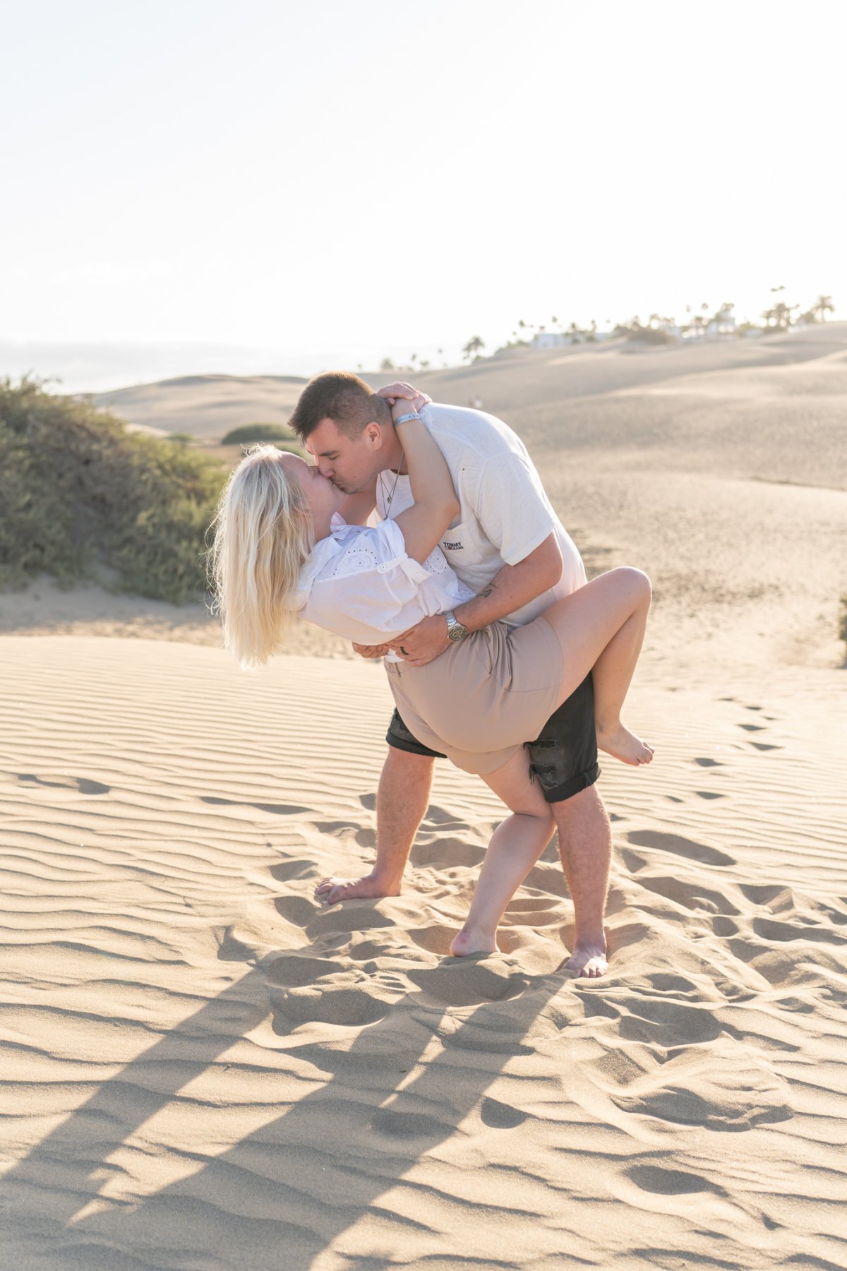 Séances photo de couple à Gran Canaria : Capturez votre histoire d'amour Vivez une expérience unique avec nos séances photo de couple à Gran Canaria. Laissez-nous capturer votre histoire d'amour. Réservez votre séance dès maintenant!