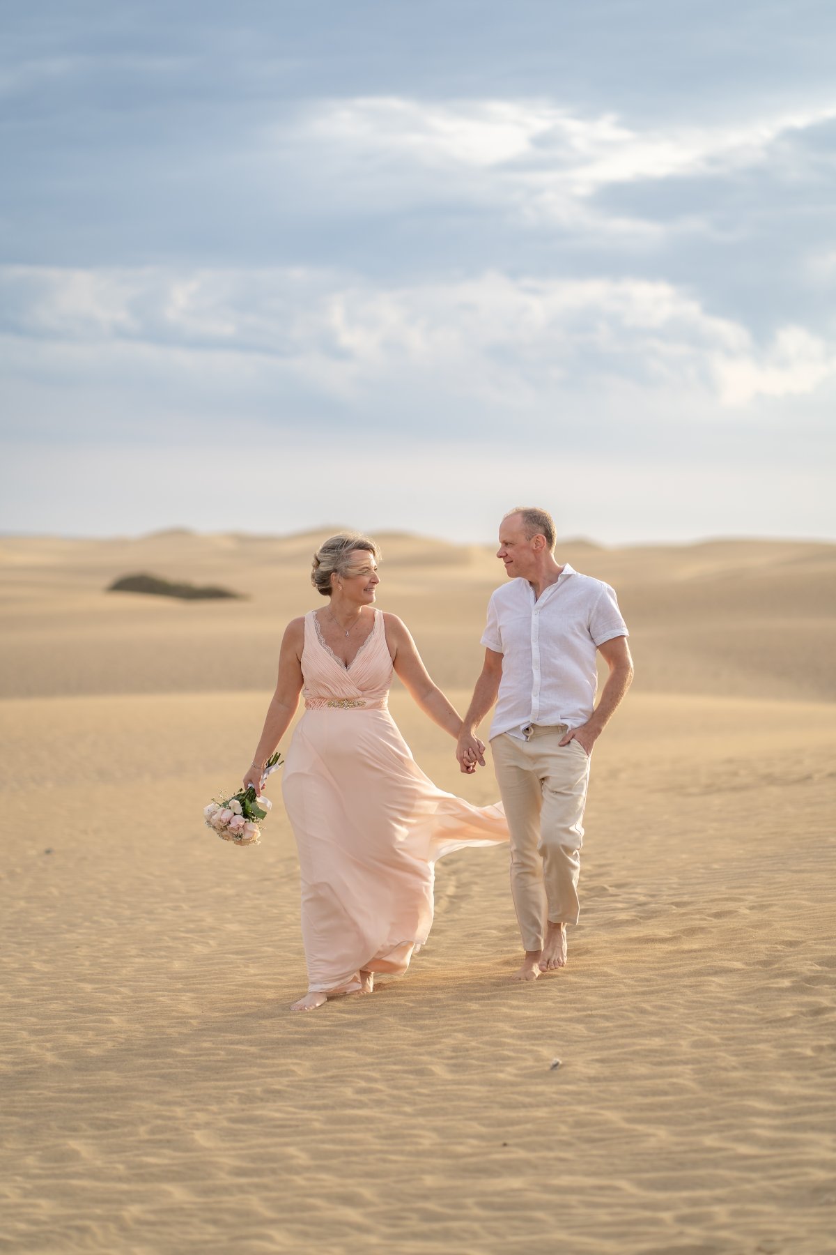 Séances photo de couple à Gran Canaria : Capturez votre histoire d'amour Vivez une expérience unique avec nos séances photo de couple à Gran Canaria. Laissez-nous capturer votre histoire d'amour. Réservez votre séance dès maintenant!