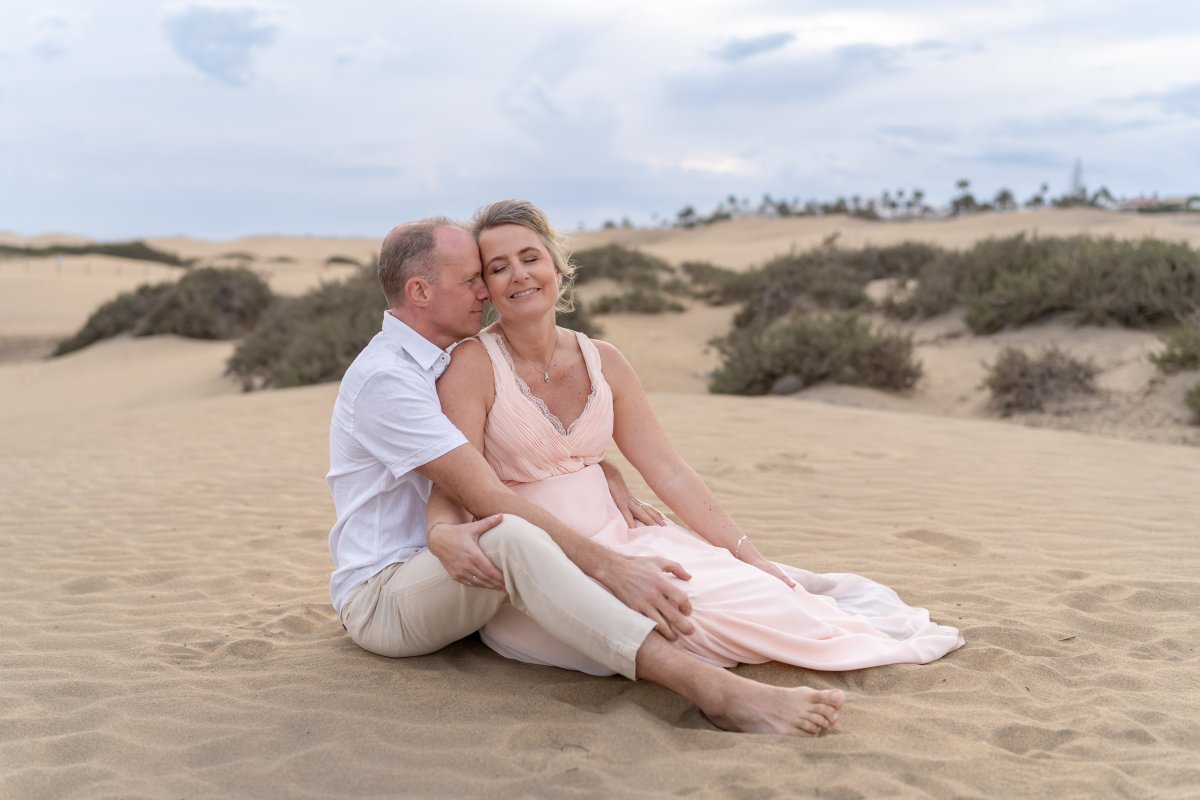 Photographe de famille à Gran Canaria : Des moments de bonheur pour toute la famille Découvrez nos séances photo de famille à Gran Canaria. Des moments de complicité et de bonheur capturés pour votre famille. Réservez dès maintenant!